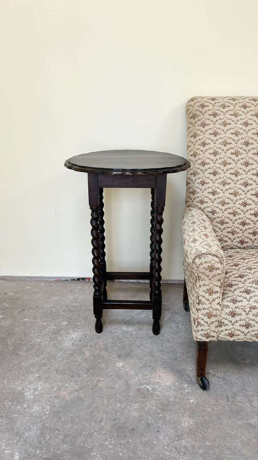 Antique Oak Pie Crust Side Table | Turned Legs, Occasional Accent Table