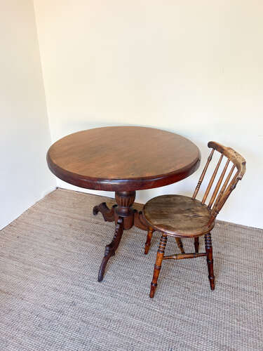 Vintage Round Pedestal Dining Table
