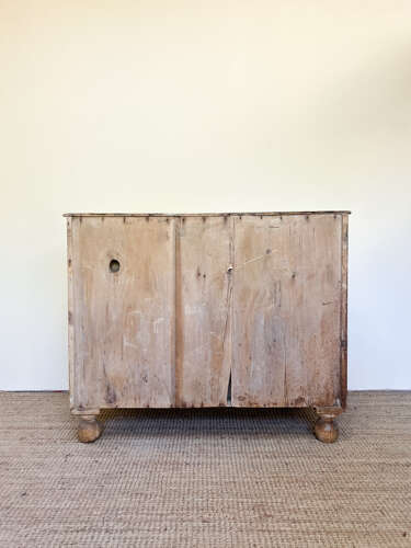 Victorian Pine Chest of Drawers with Wooden Handles