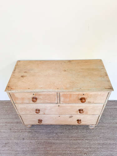 Victorian Pine Chest of Drawers with Wooden Handles