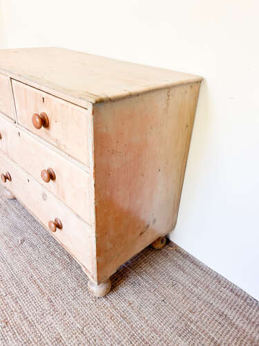 Victorian Pine Chest of Drawers with Wooden Handles