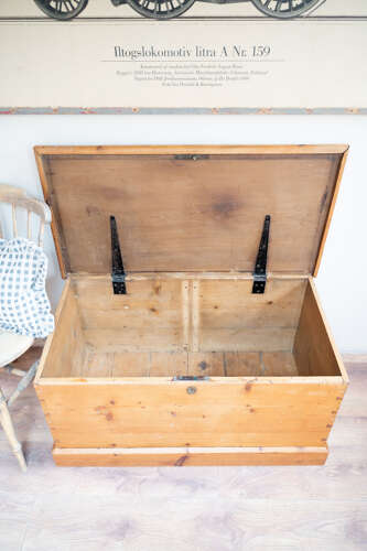 Victorian Pine Blanket Box Trunk